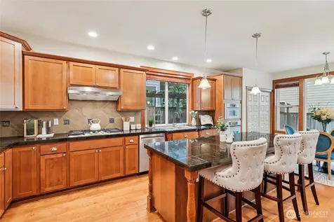 8827 NE 148th Place Kenmore WA 98028