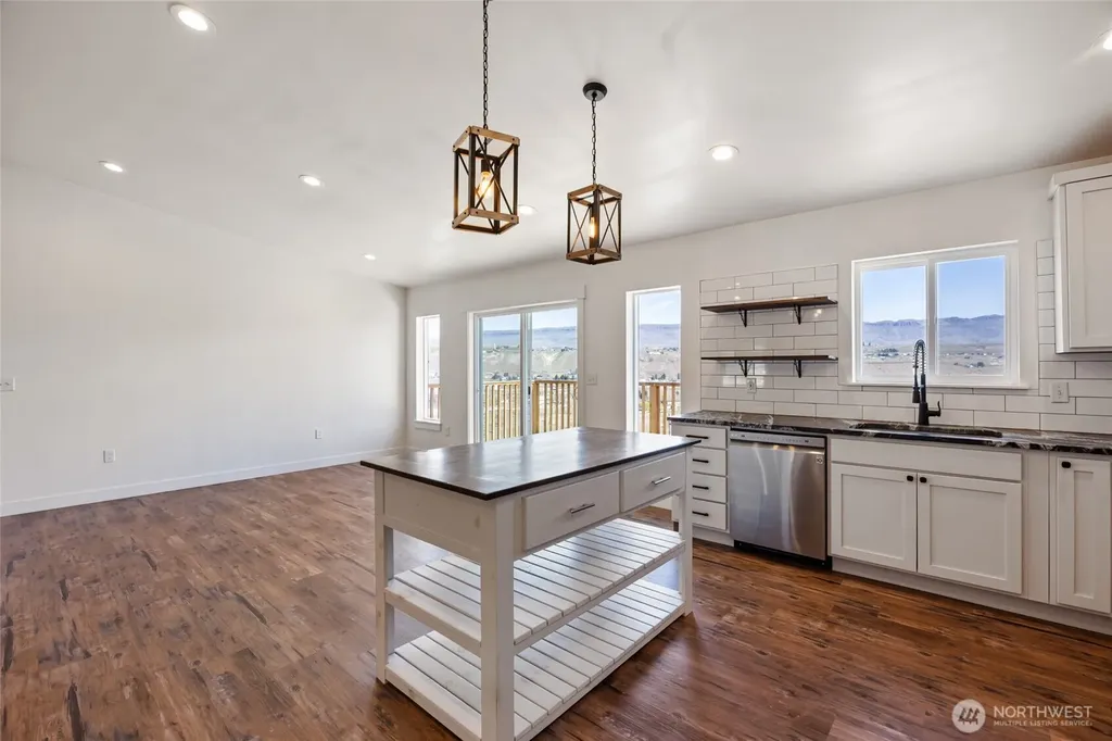3063 Conarty Road Malaga WA 98828
