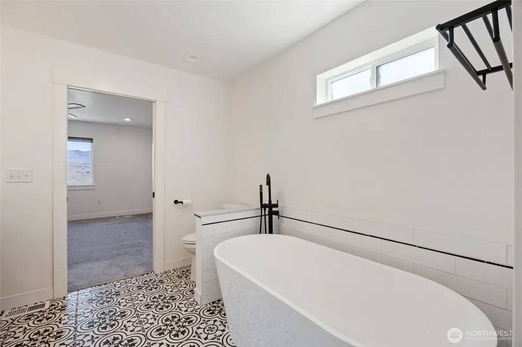 3063 Conarty Road Malaga WA 98828