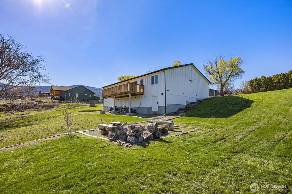 3063 Conarty Road Malaga WA 98828