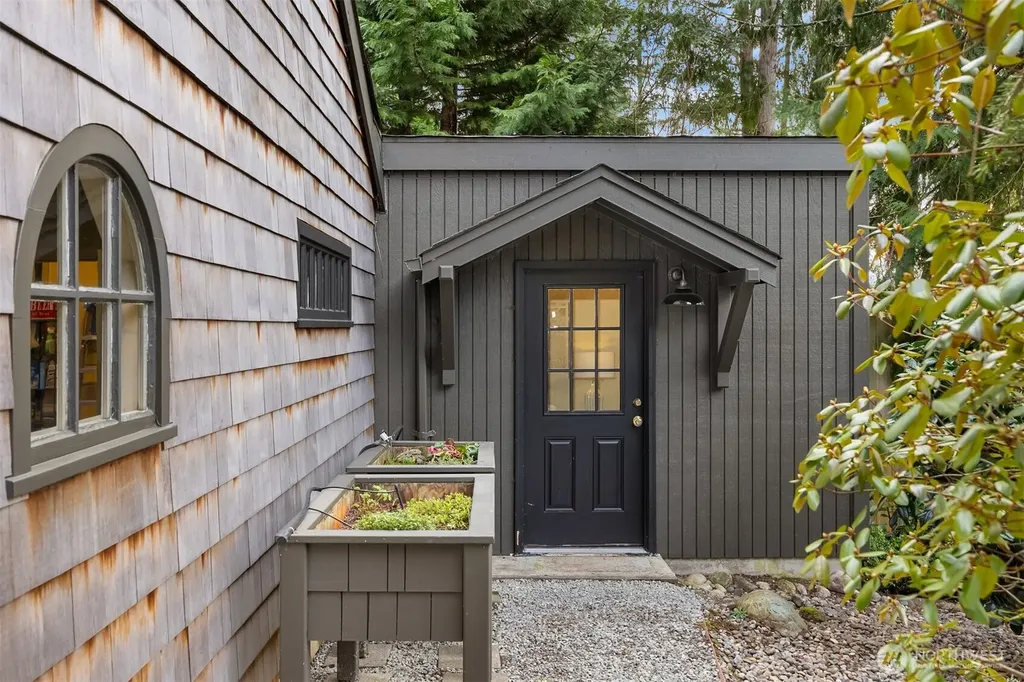 15451 Harvey Road NE Bainbridge Island WA 98110