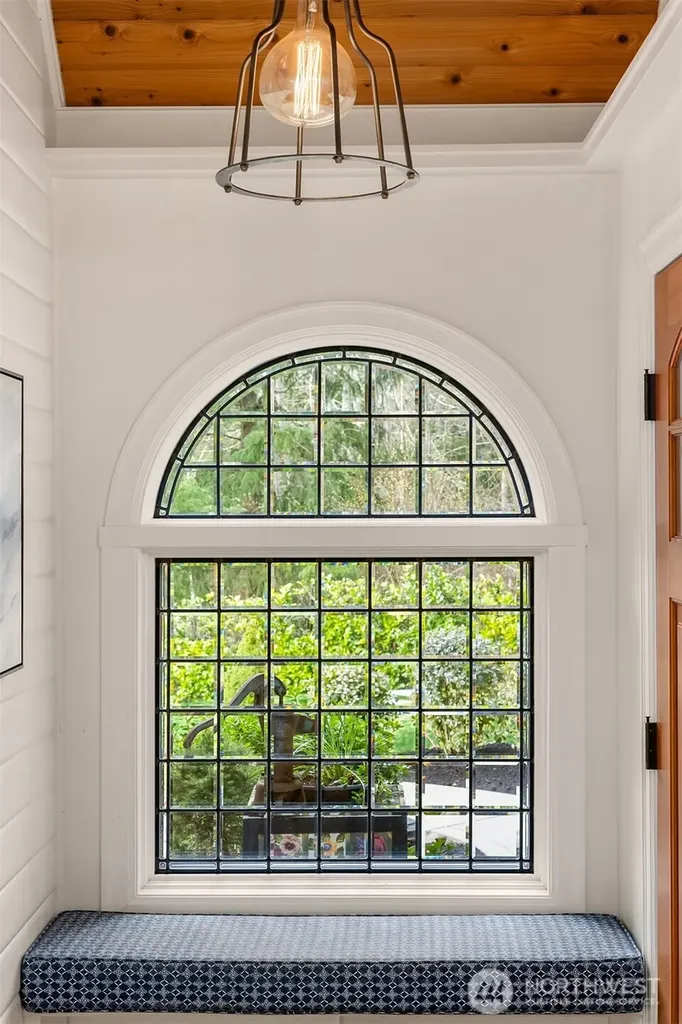 15451 Harvey Road NE Bainbridge Island WA 98110