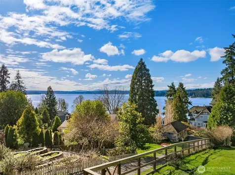 15451 Harvey Road NE Bainbridge Island WA 98110