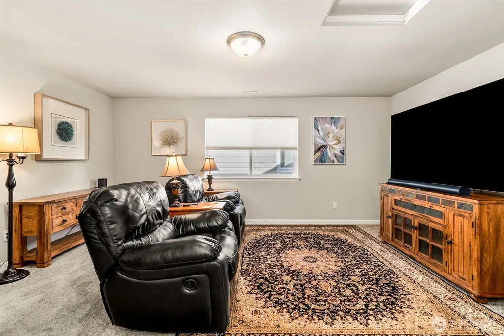 7412 Mirasett Street SW Tumwater WA 98512