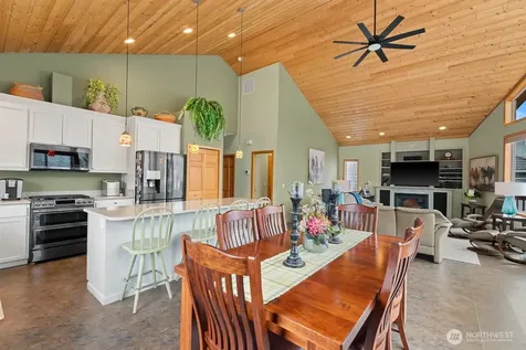 15107 N Lakeshore Drive Entiat WA 98822