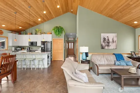 15107 N Lakeshore Drive Entiat WA 98822