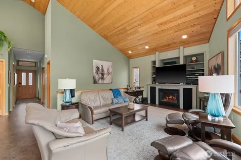 15107 N Lakeshore Drive Entiat WA 98822