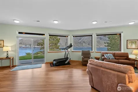 15107 N Lakeshore Drive Entiat WA 98822