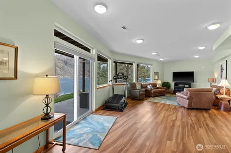 15107 N Lakeshore Drive Entiat WA 98822