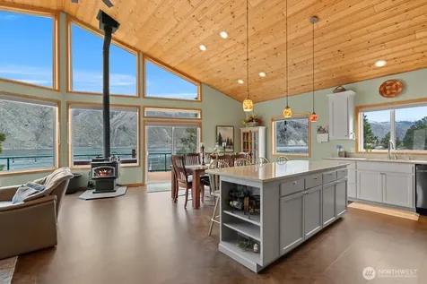 15107 N Lakeshore Drive Entiat WA 98822