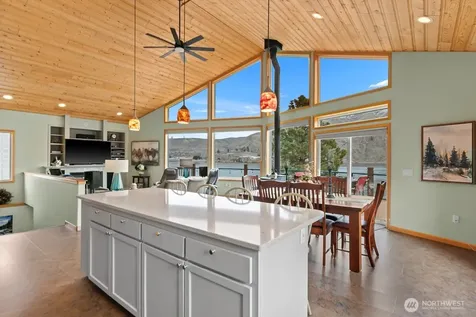 15107 N Lakeshore Drive Entiat WA 98822