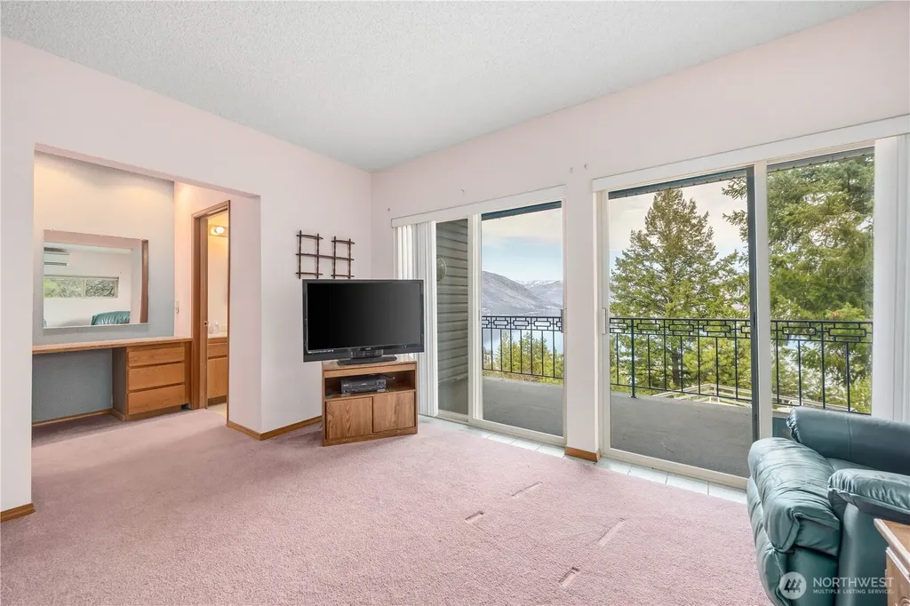 985 Guffy Road Chelan WA 98816