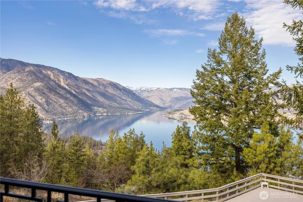 985 Guffy Road Chelan WA 98816