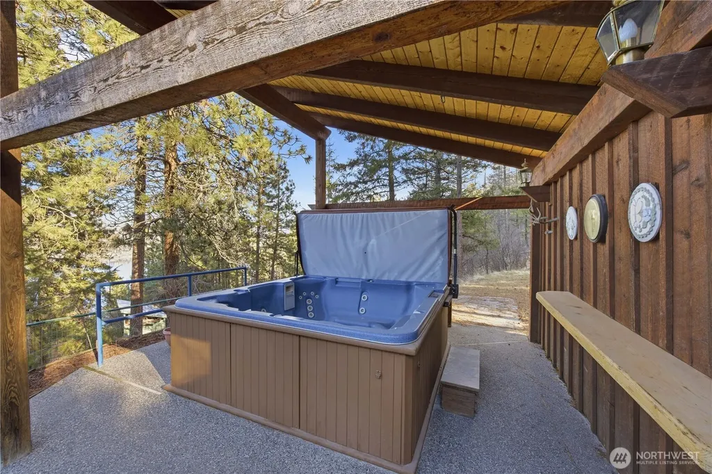 985 Guffy Road Chelan WA 98816