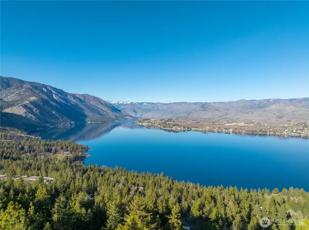 985 Guffy Road Chelan WA 98816
