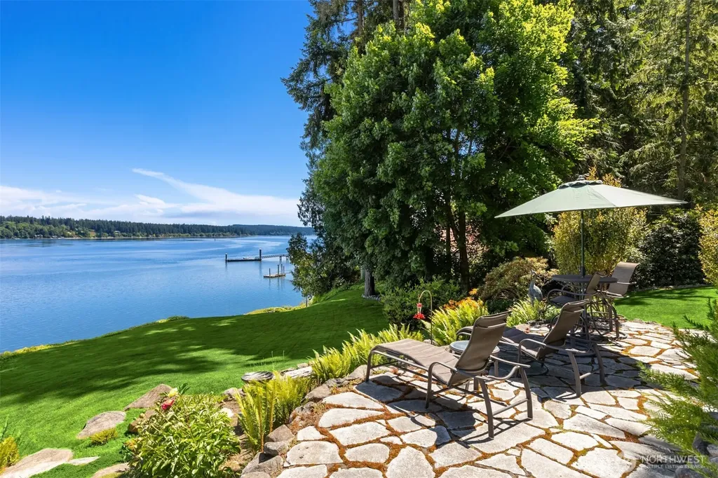 15550 Sandy Hook Rd NE Poulsbo WA 98370