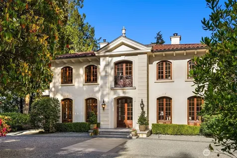 8010 Grand Avenue NE Bainbridge Island WA 98110