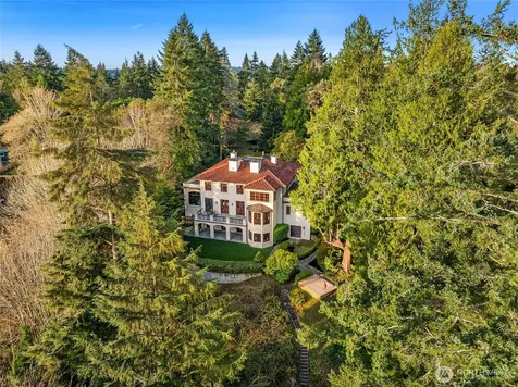 8010 Grand Avenue NE Bainbridge Island WA 98110