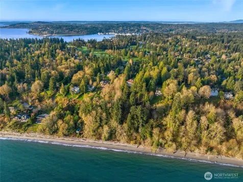 8010 Grand Avenue NE Bainbridge Island WA 98110