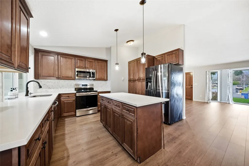 10417 NW 24th Avenue Vancouver WA 98685