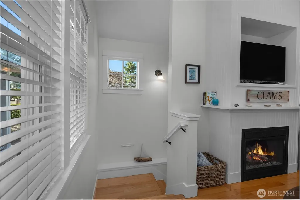 73 Sellwood Lane Pacific Beach WA 98571
