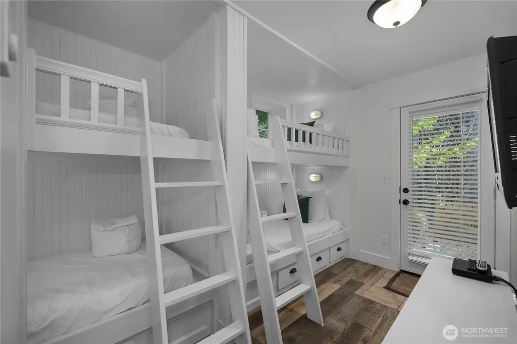 73 Sellwood Lane Pacific Beach WA 98571