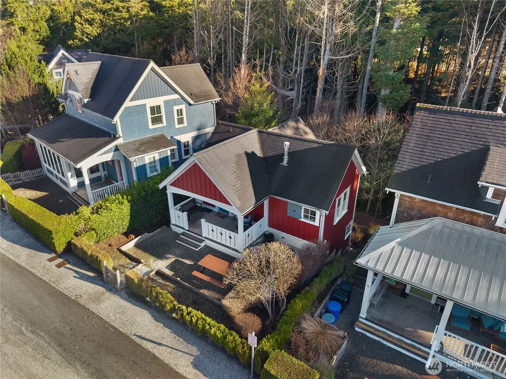73 Sellwood Lane Pacific Beach WA 98571