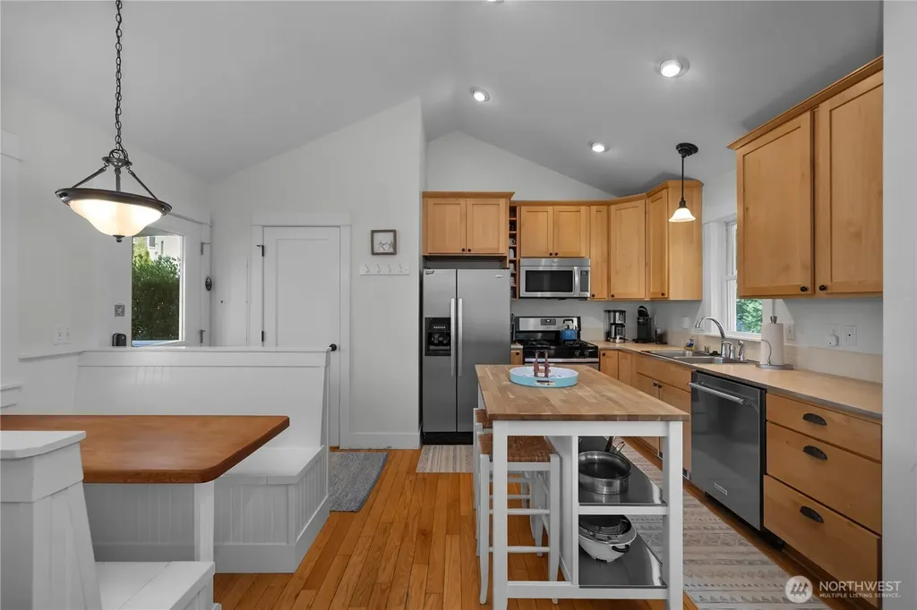 73 Sellwood Lane Pacific Beach WA 98571