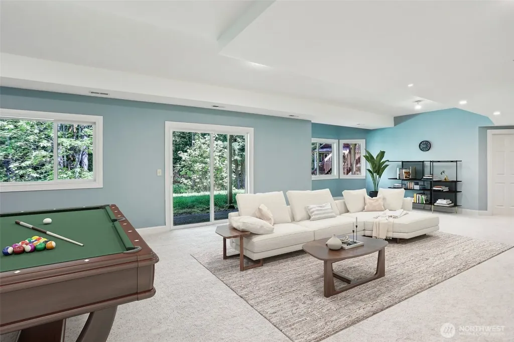 25846 NE 4th Place Sammamish WA 98074