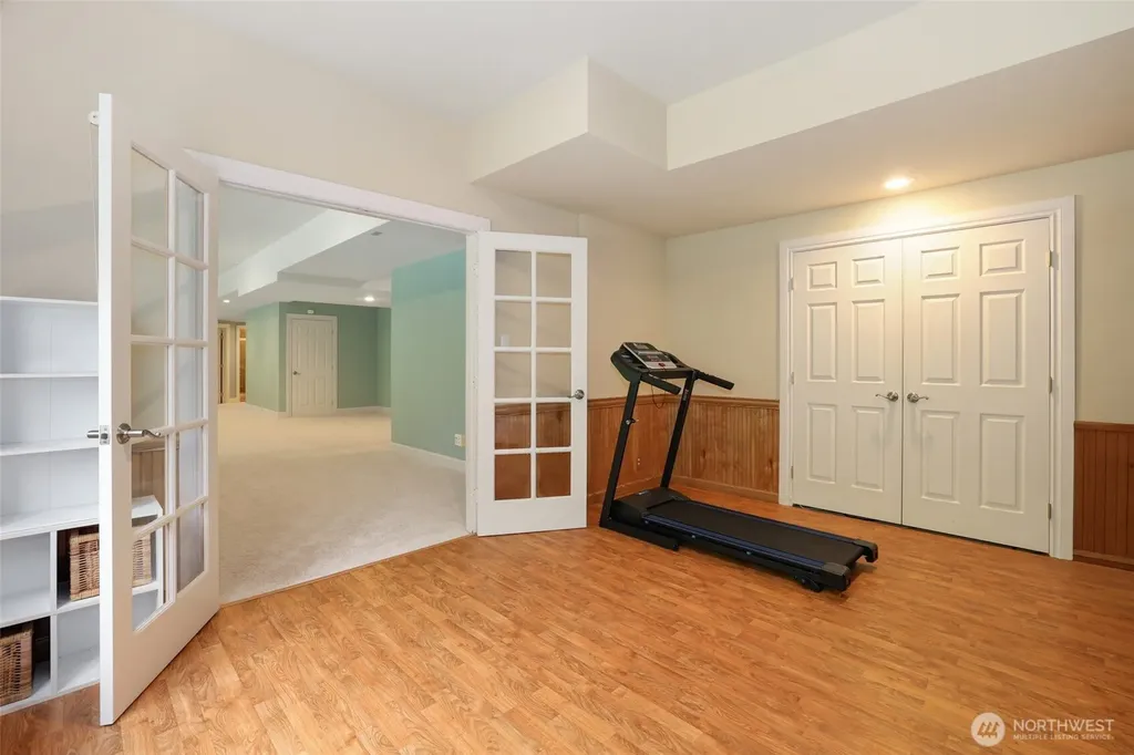 25846 NE 4th Place Sammamish WA 98074