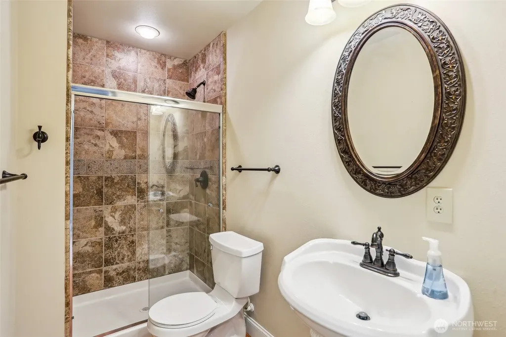 25846 NE 4th Place Sammamish WA 98074