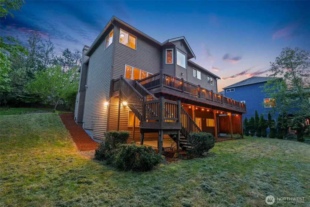 25846 NE 4th Place Sammamish WA 98074