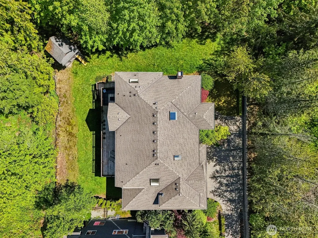 25846 NE 4th Place Sammamish WA 98074