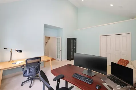 25846 NE 4th Place Sammamish WA 98074