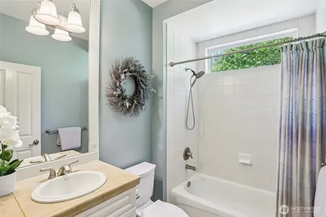 25846 NE 4th Place Sammamish WA 98074