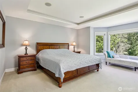 25846 NE 4th Place Sammamish WA 98074