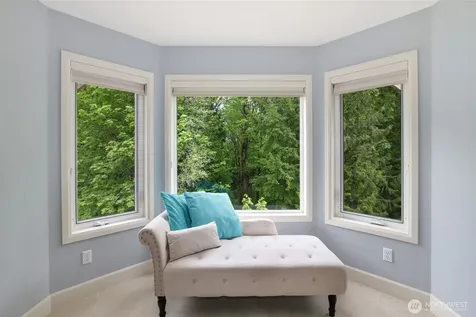 25846 NE 4th Place Sammamish WA 98074