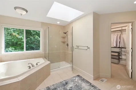 25846 NE 4th Place Sammamish WA 98074