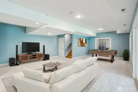 25846 NE 4th Place Sammamish WA 98074