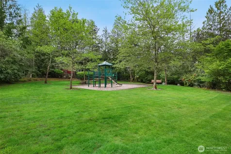 25846 NE 4th Place Sammamish WA 98074