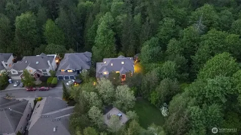 25846 NE 4th Place Sammamish WA 98074