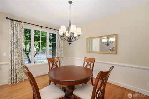 25846 NE 4th Place Sammamish WA 98074