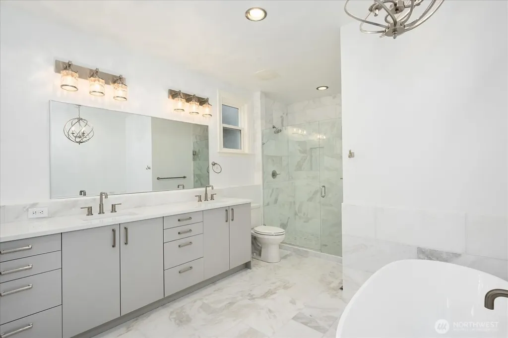 10207 NE 60th Street Kirkland WA 98033