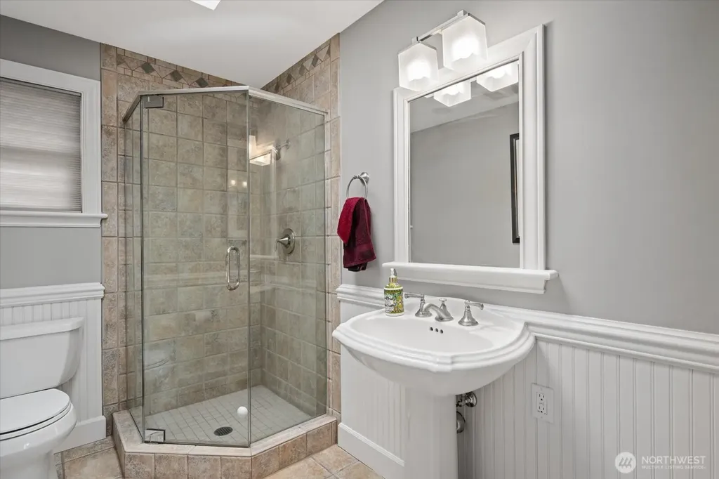 10207 NE 60th Street Kirkland WA 98033