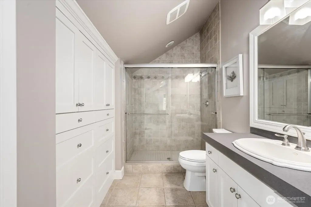10207 NE 60th Street Kirkland WA 98033