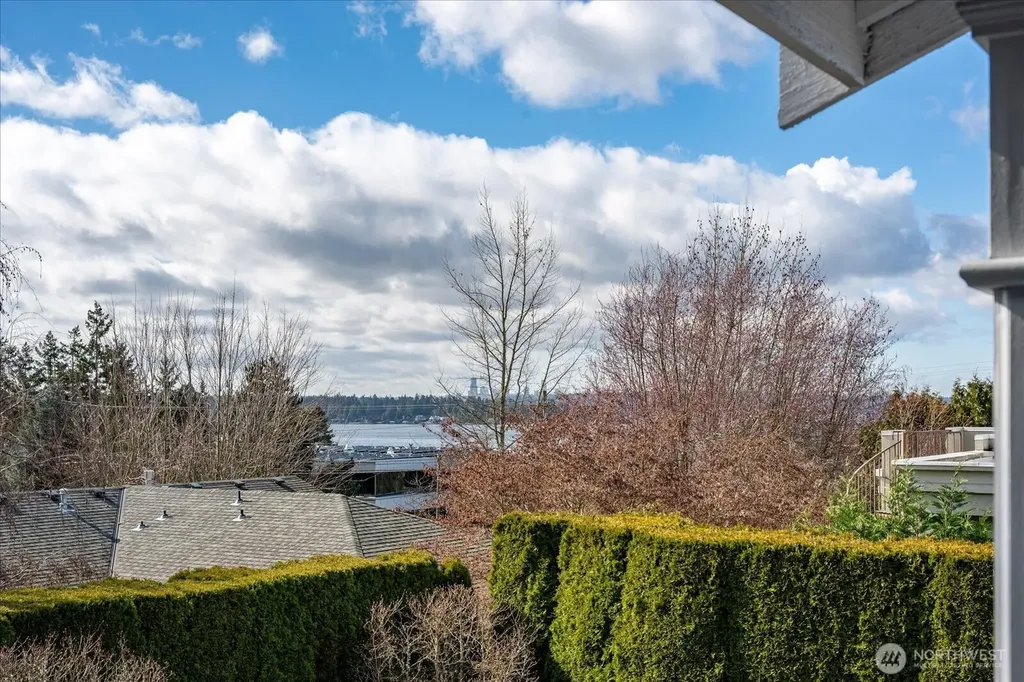 10207 NE 60th Street Kirkland WA 98033