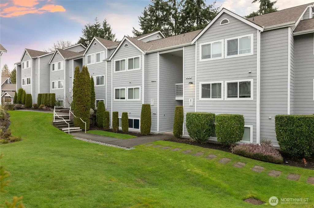 12618 109th Court NE Kirkland WA 98034