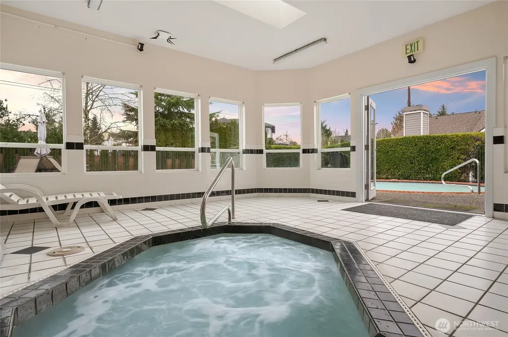 12618 109th Court NE Kirkland WA 98034