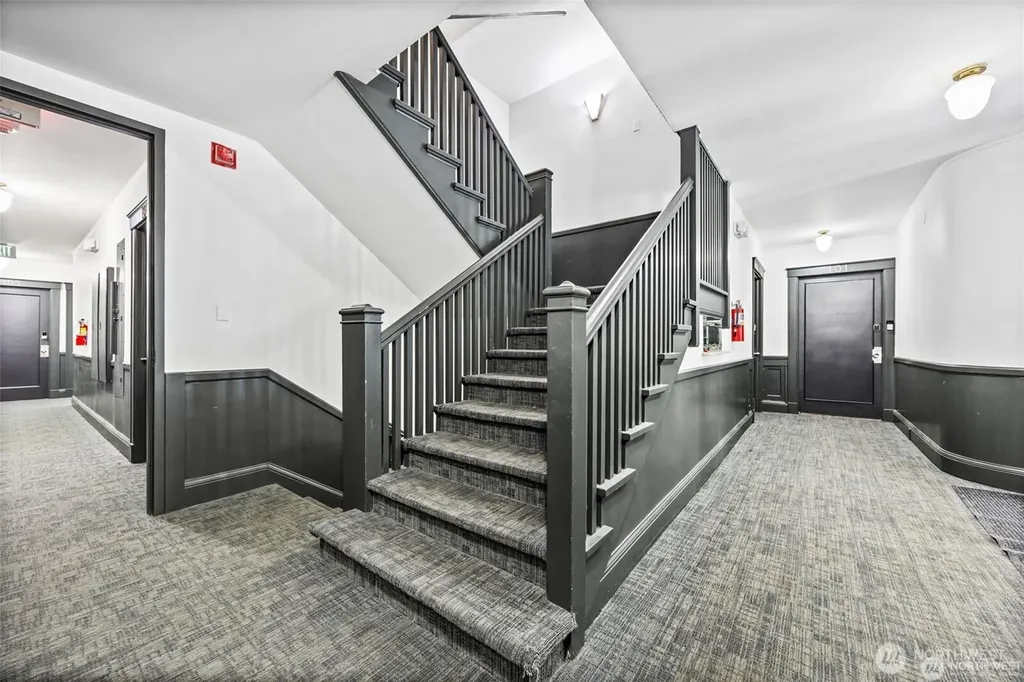 2132 5th Avenue Seattle WA 98121