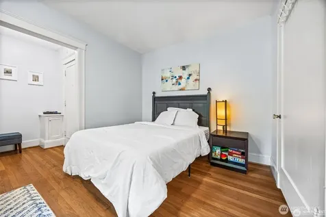 2132 5th Avenue Seattle WA 98121